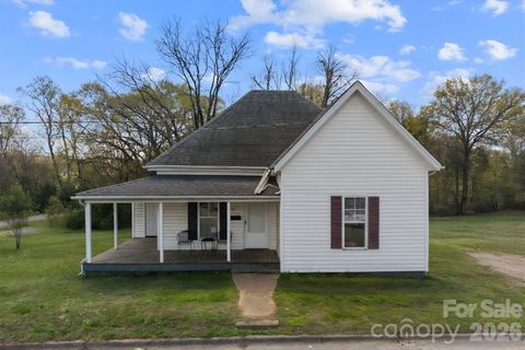 Photo of 128 Pine Street, Shelby, NC 28152 (MLS # 4356296)