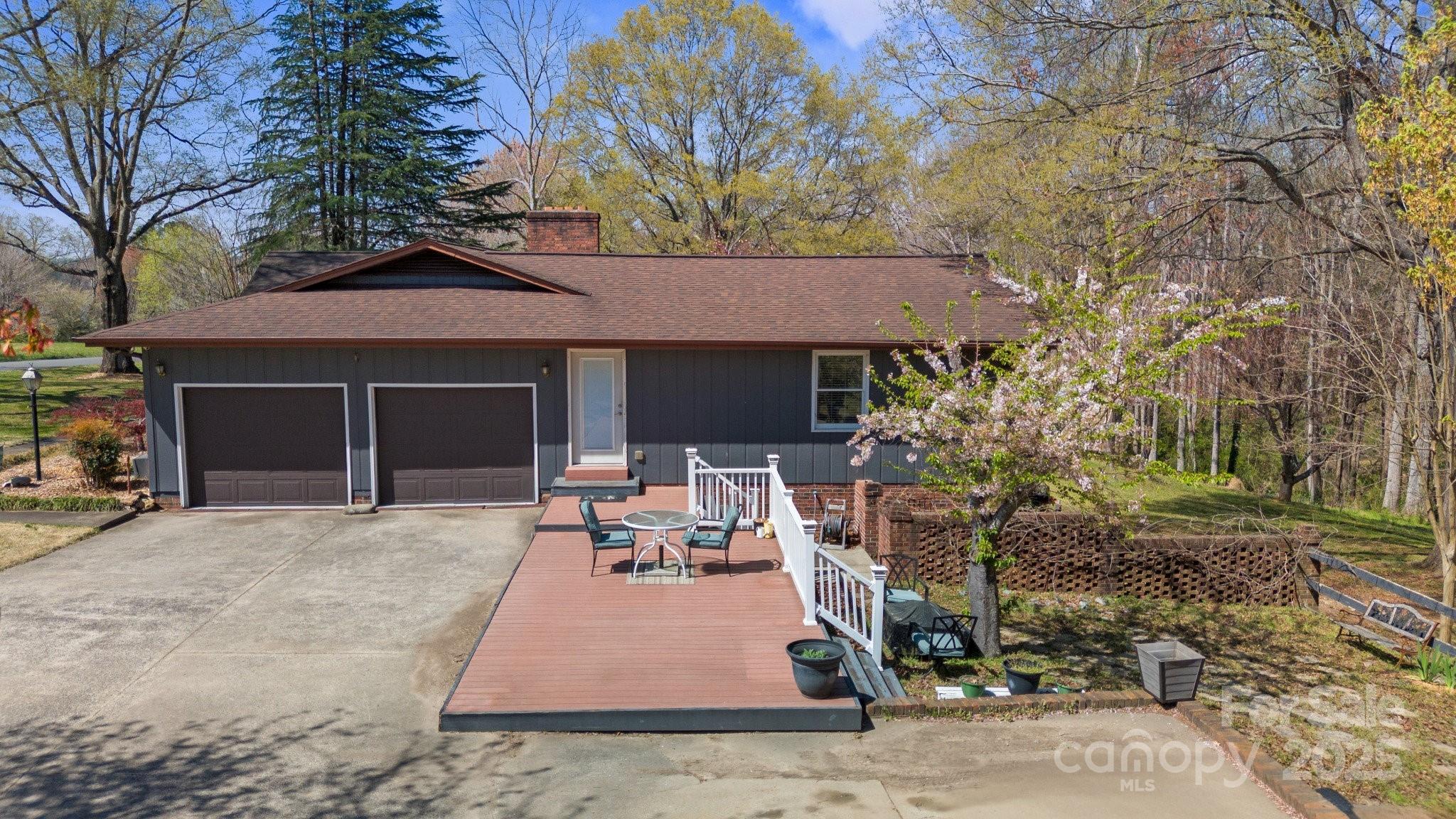 118 Lakewood Drive