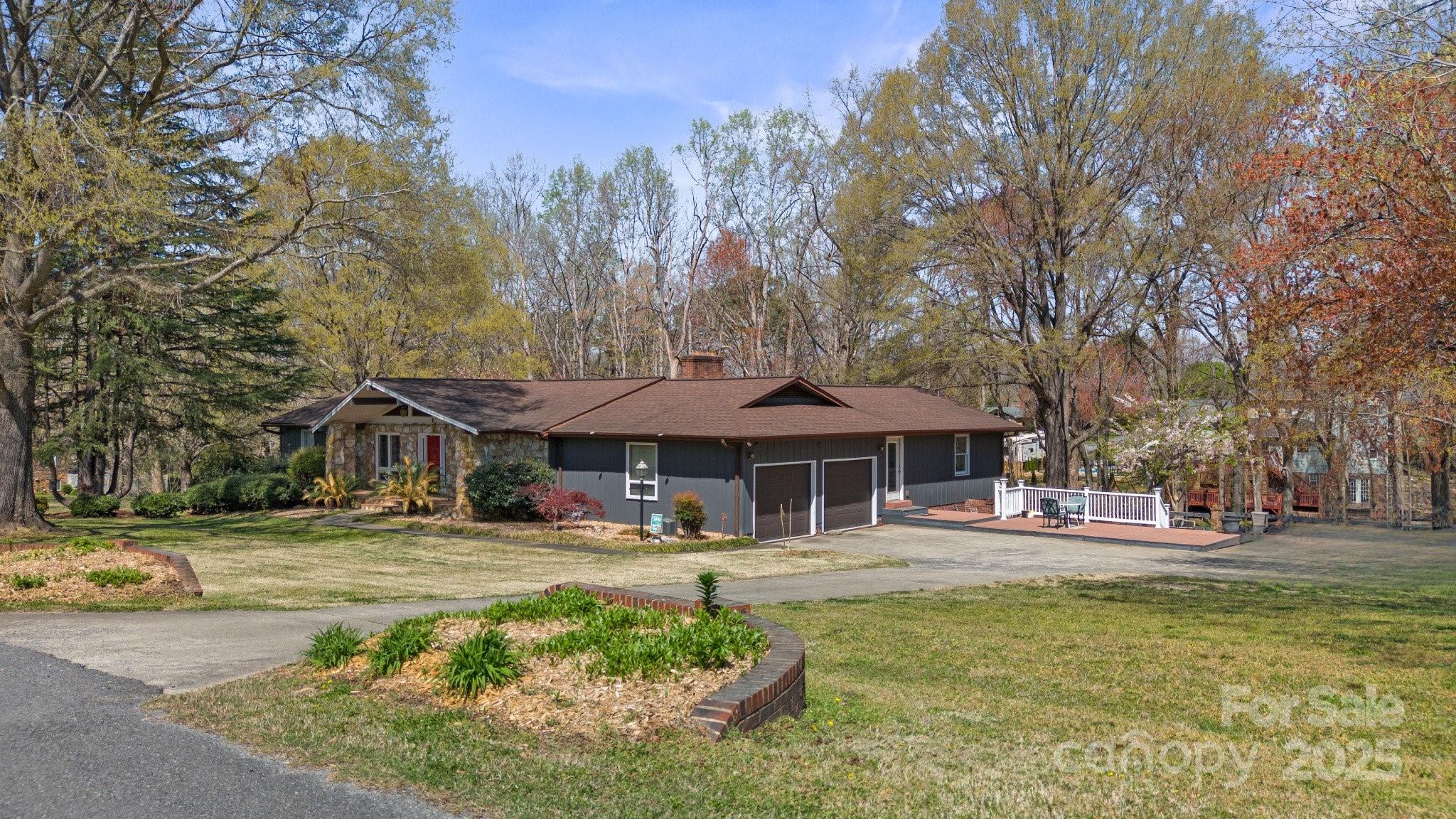 118 Lakewood Drive