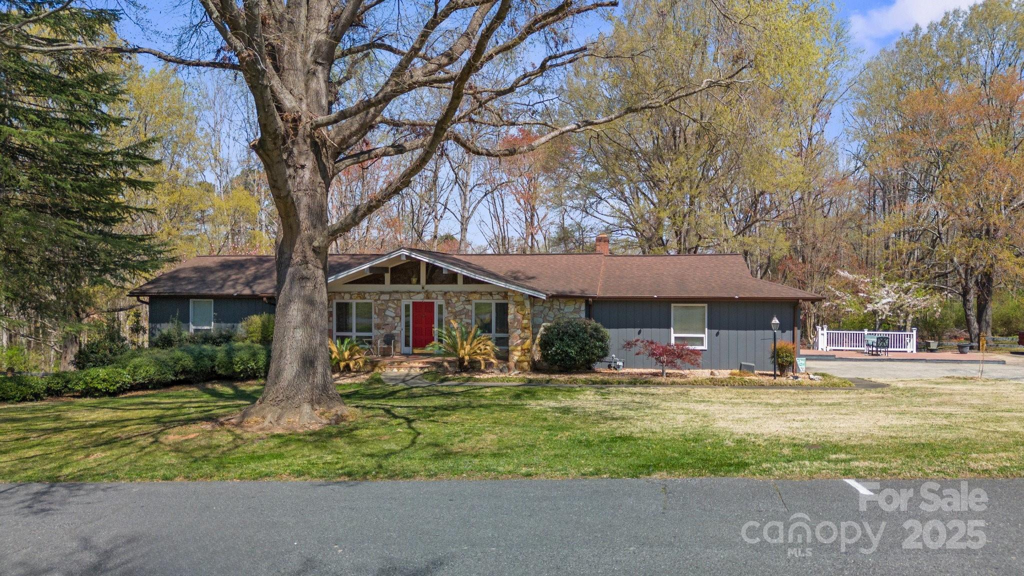 118 Lakewood Drive