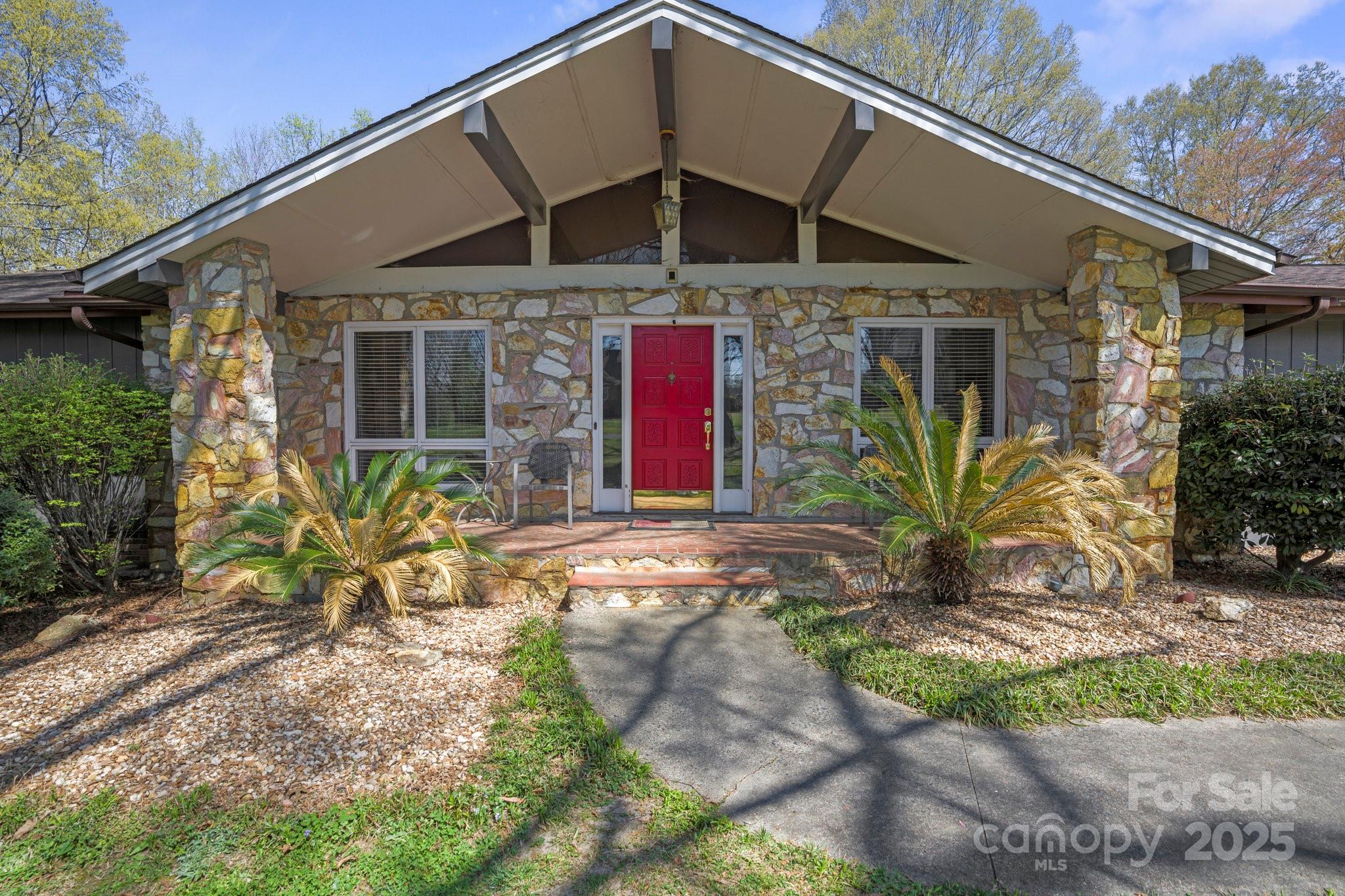118 Lakewood Drive