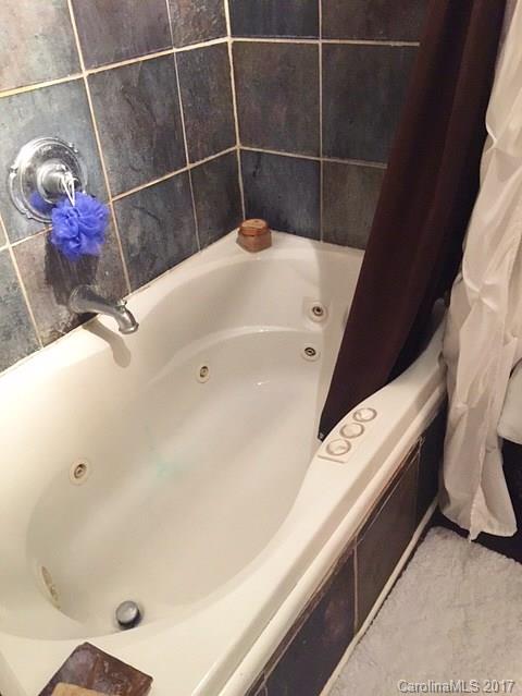 Pineview Lakes - Residential