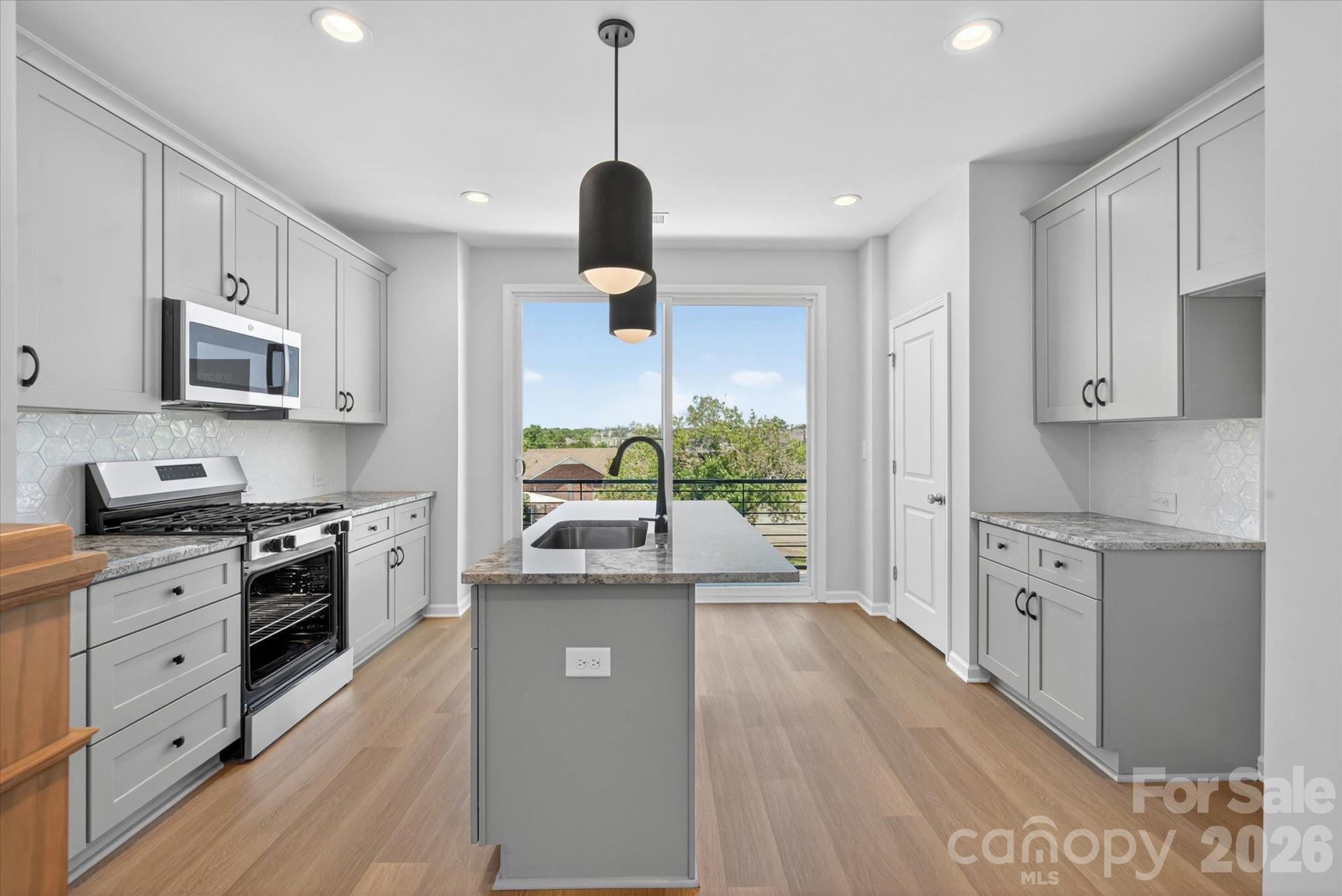 1614 Spring Street EQX1874