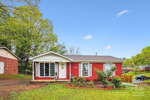6800 Deanwood Place Charlotte NC 28217