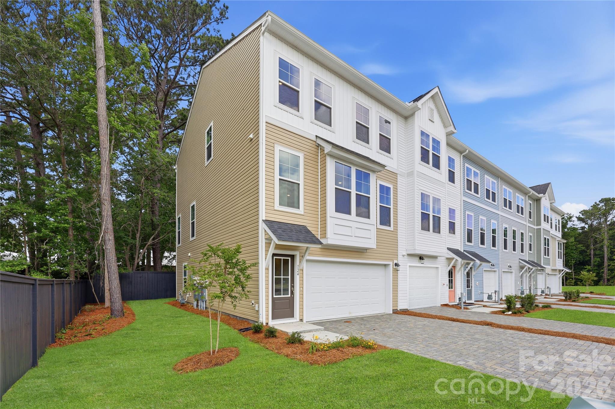 1109 Mossy Glade Road