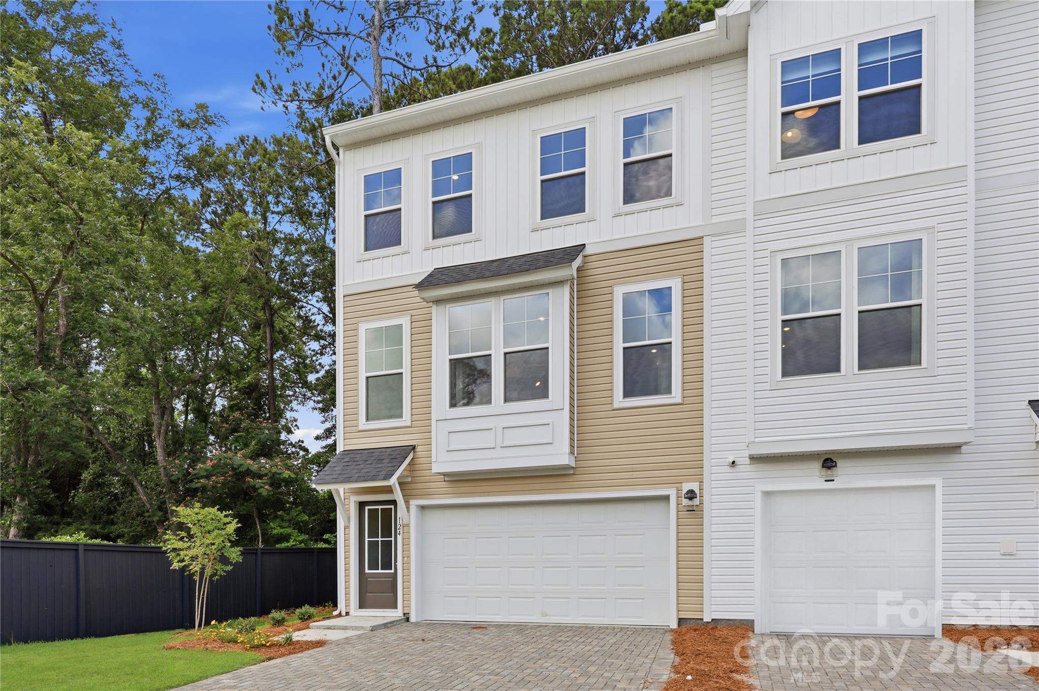 1109 Mossy Glade Road