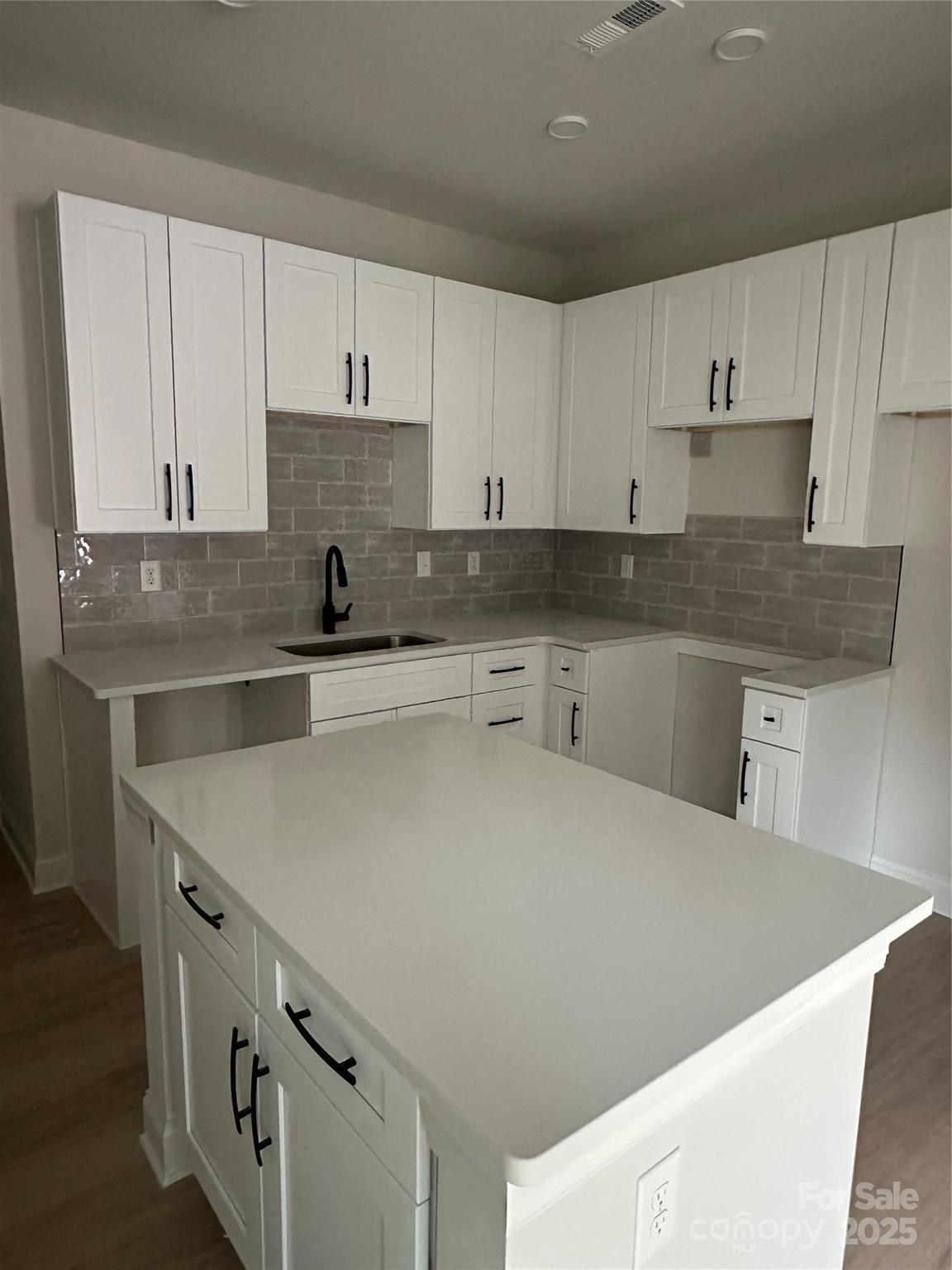 4504/4506 W Tyvola Road