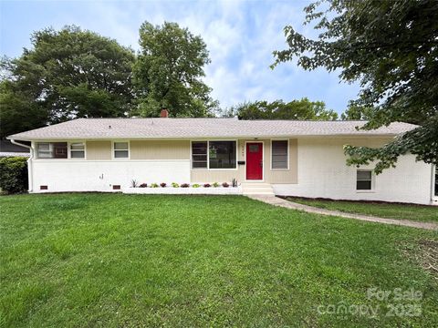 2469 Elkwood Circle Charlotte NC 28205