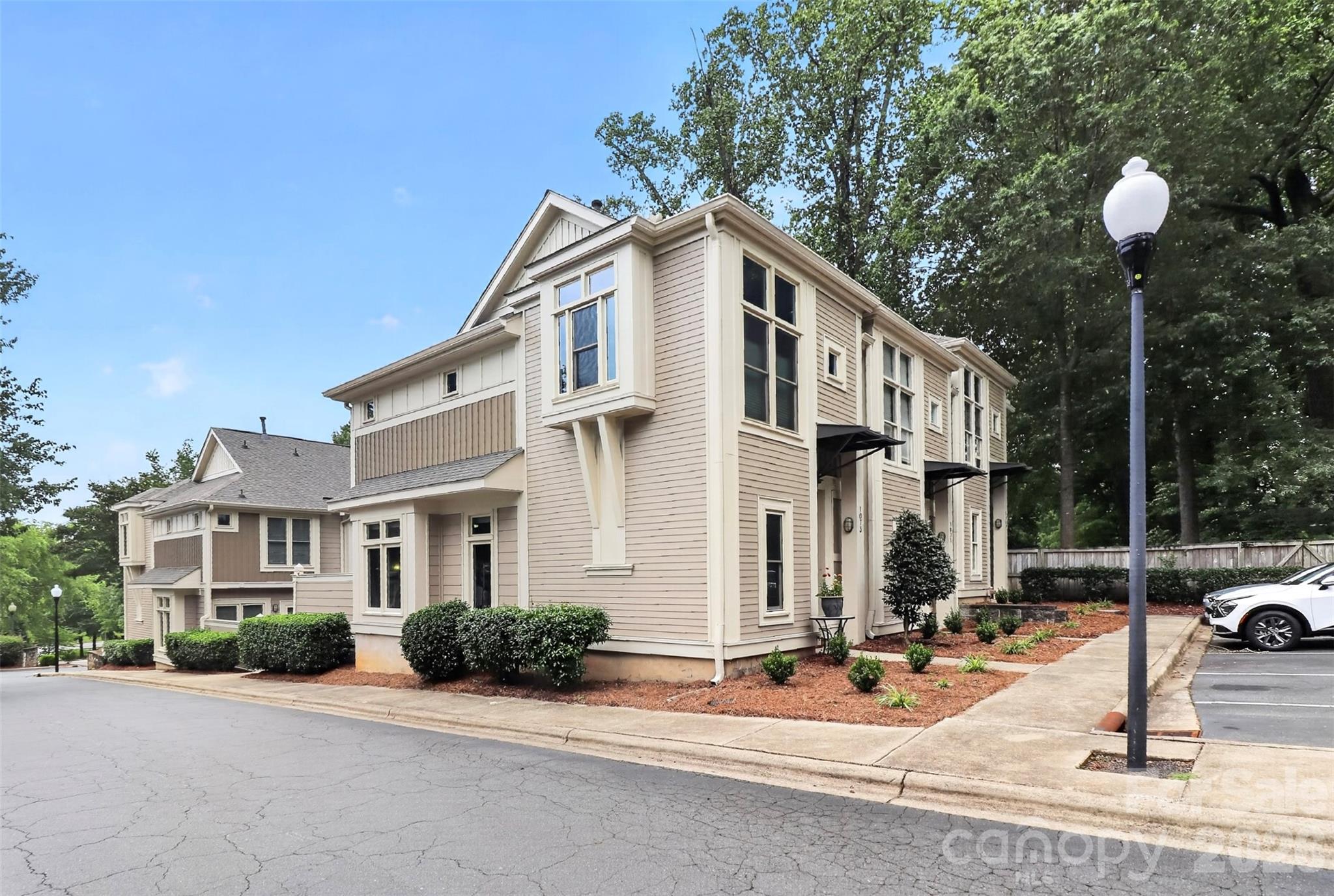 1073 Park West Drive