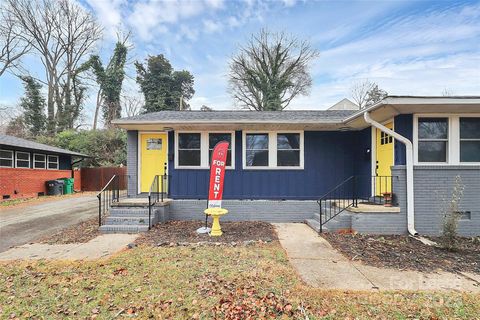 Photo of 1414 Wembley Drive, Charlotte, NC 28205 (MLS # 4333611)