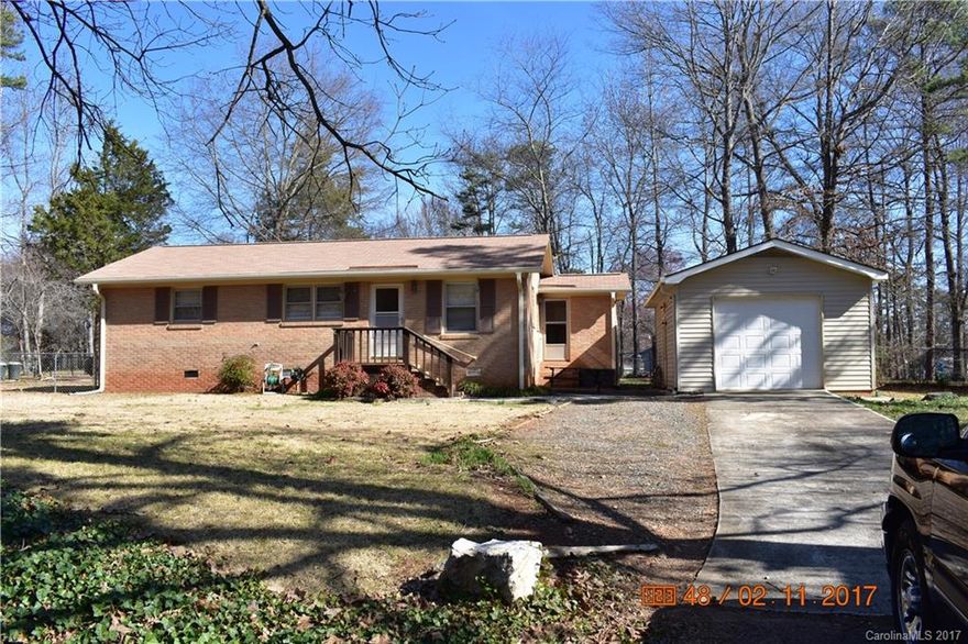 Move in ready home out of city limits with 2 lots (588-01-05-007, 008).  Office/workshop in unheated garage has window A/C.  Near Ebenezer Park with public Lake Wylie access