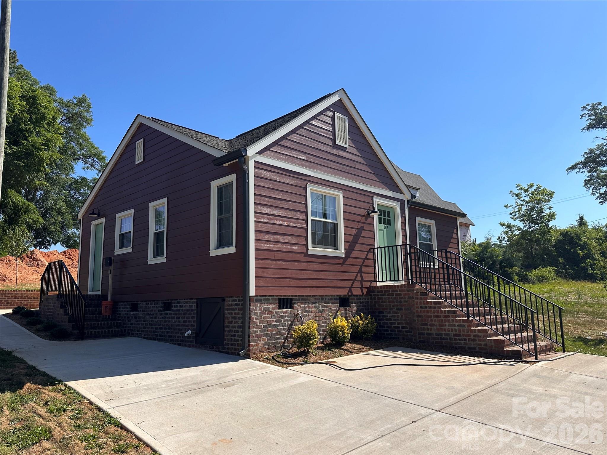 102 Lincoln Street