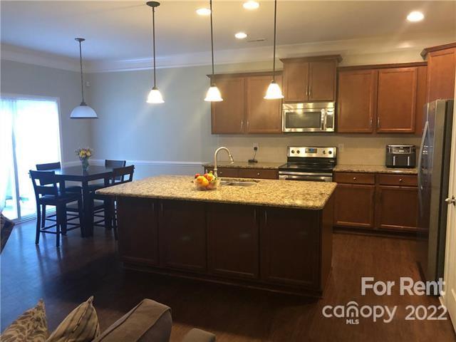 University commons - Residential Lease