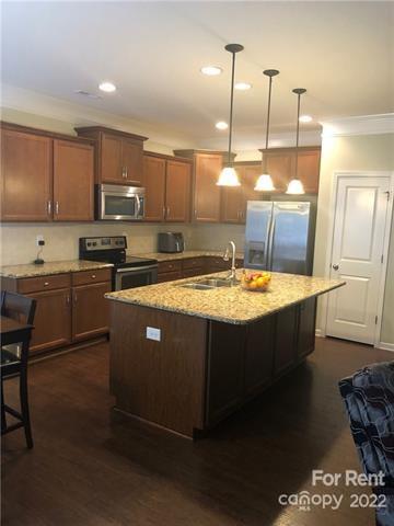 University commons - Residential Lease