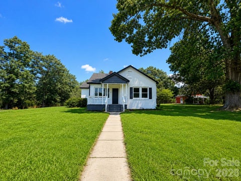 Photo of 302 S Myrtle School Road, Gastonia, NC 28052 (MLS # 4416355)