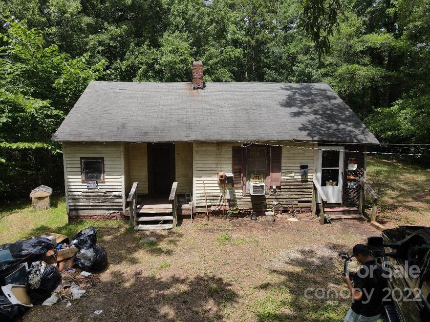 6.28 Acres near FUSE district in prime Gastonia neighborhood ready for the next multifamily development. City Water and Sewer surround the property, Flat land, With 2 Right of ways available. R/W over 500+