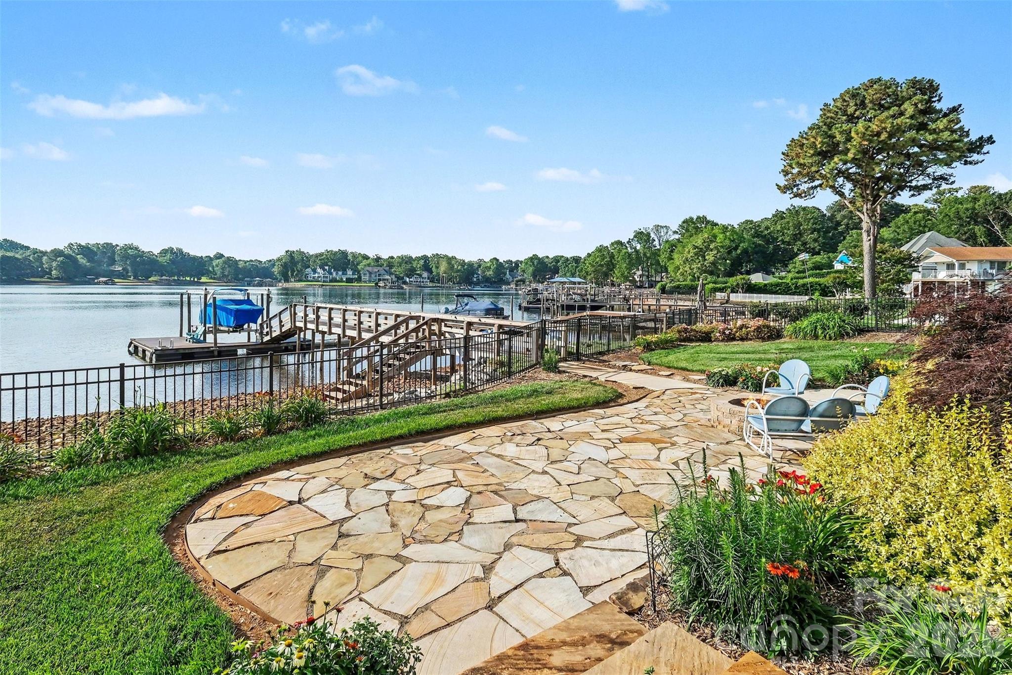 Island Forest - Residential