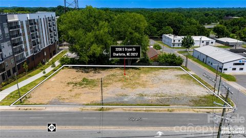 Photo of 3206 S Tryon Street, Charlotte, NC 28217 (MLS # 4404243)