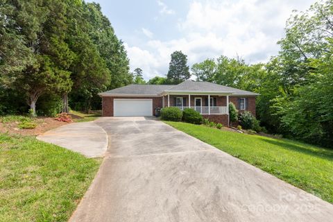 328 Burrage Road NE Concord NC 28025