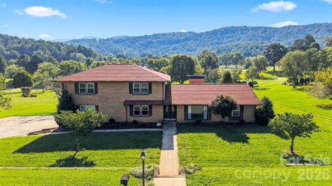 Photo of 2796 Lakeview Drive, Lenoir, NC 28645 (MLS # 4420091)