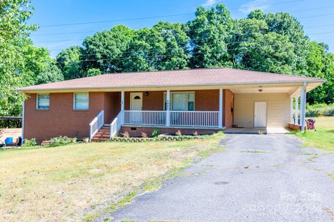 Single Family Residence in China Grove NC 5480 Enochville School Road.jpg