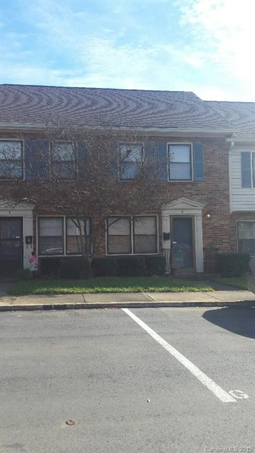 2 bed 1.5 bath condo located in Carriage House off Archdale. Walking distance to light rail and bus line.
Community offers pool and 2 assigned parking spaces.
Water, sewer, trash and lawn is included in HOA dues.
Currently tenant occupied. Tenant has been there for 6+ years.