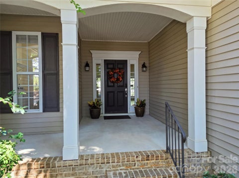Photo of 14724 Beatties Ford Road, Huntersville, NC 28078 (MLS # 4422428)