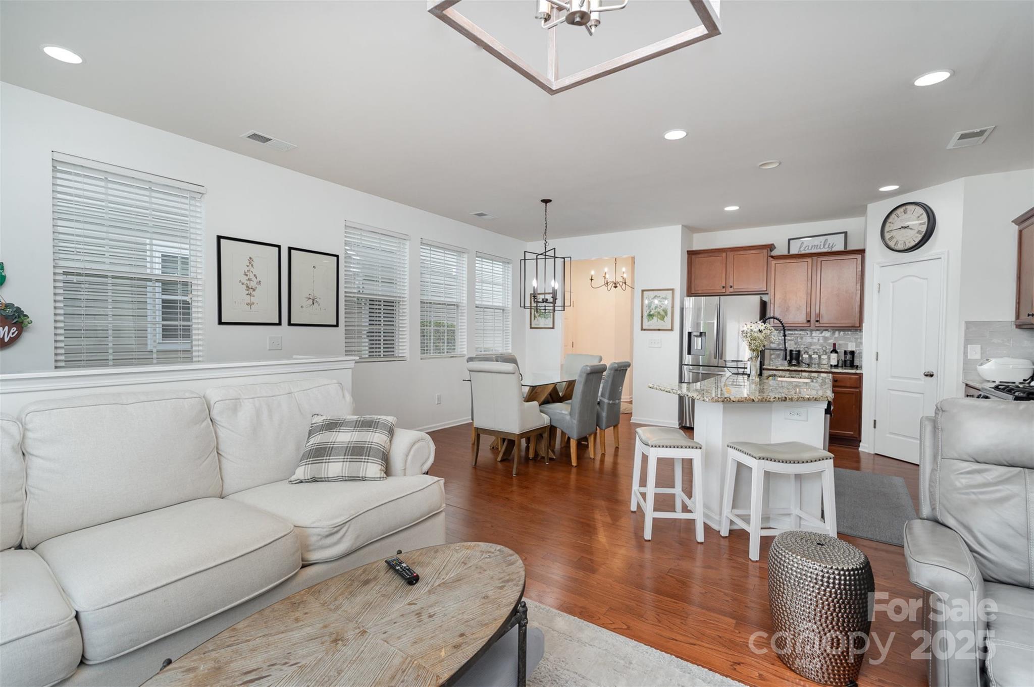 8245 Viewpoint Lane