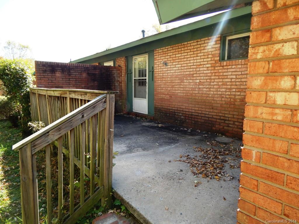 Lake Plaza - Residential Income