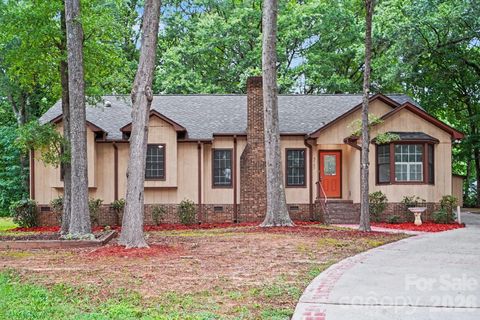 Photo of 5505 Trossacks Court, Charlotte, NC 28212 (MLS # 4404554)