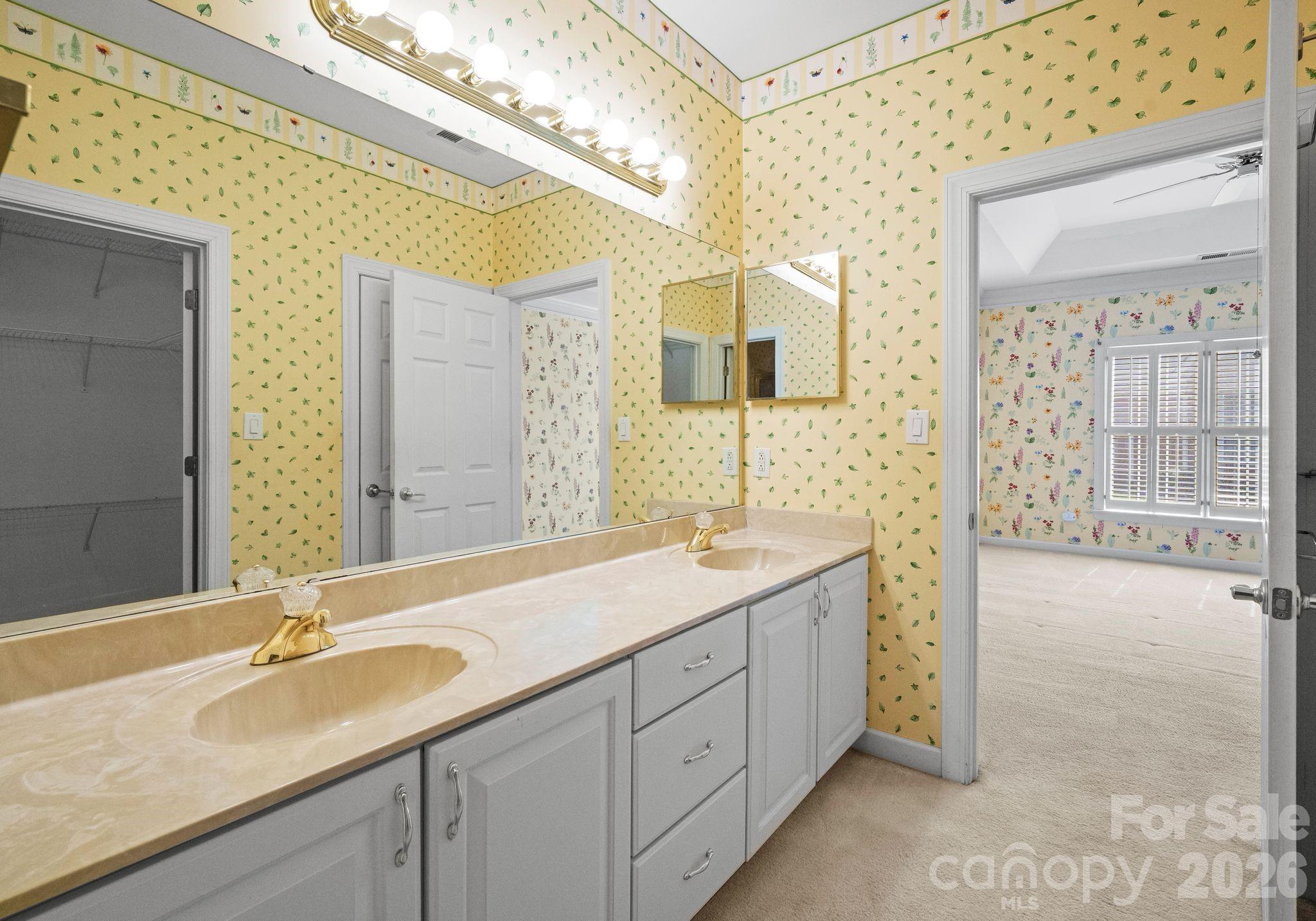 The Glen at Highland Creek - Residential