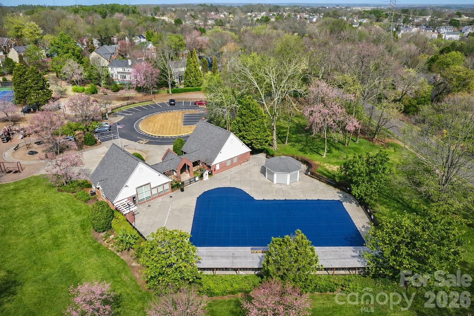 The Glen at Highland Creek - Residential