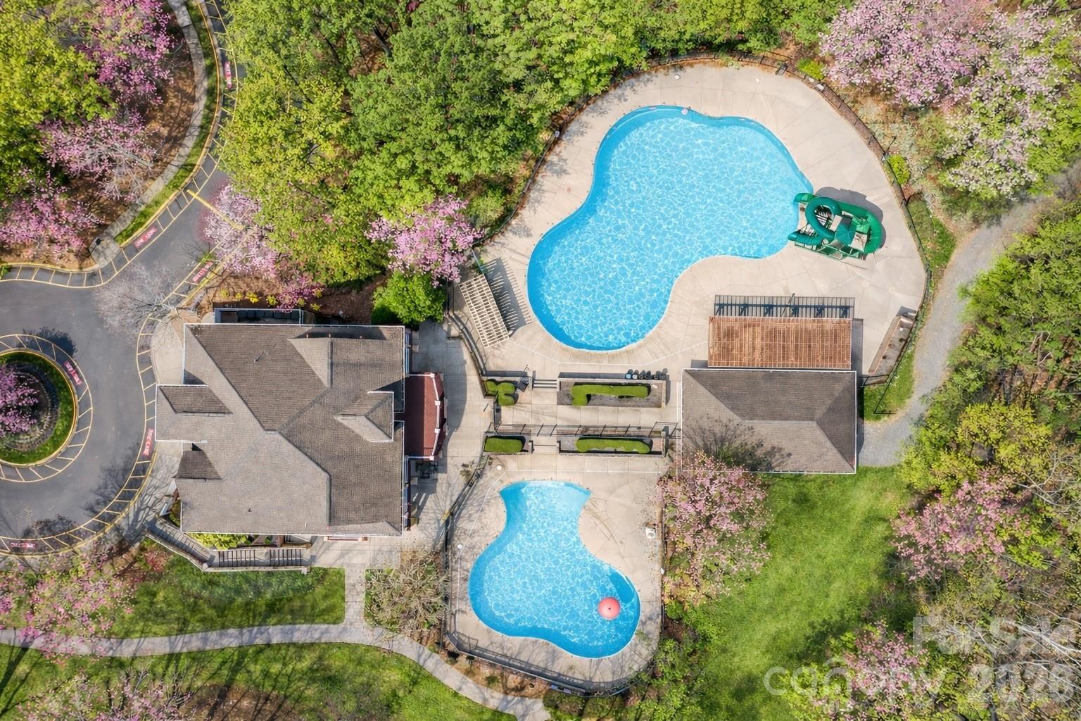 The Glen at Highland Creek - Residential