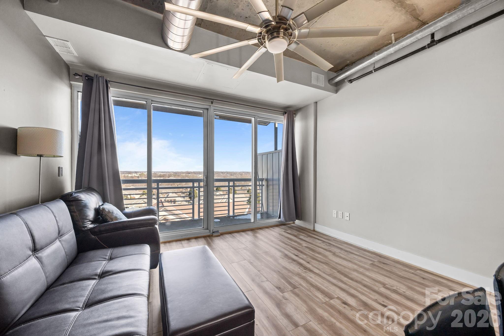 505 E 6th Street 912