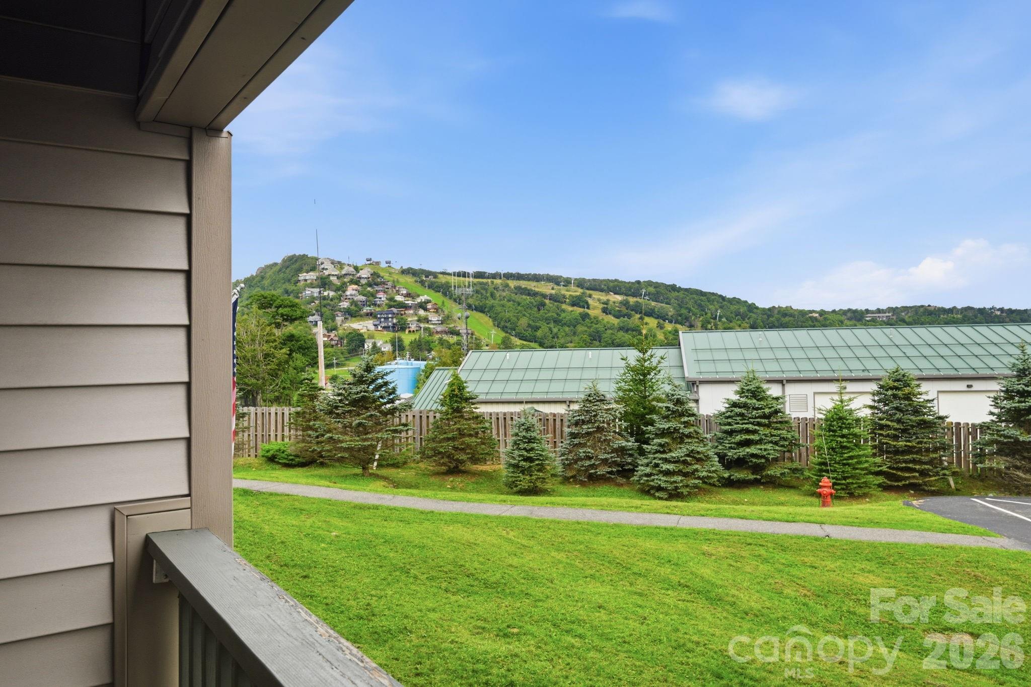 301 Pinnacle Inn Road 2116