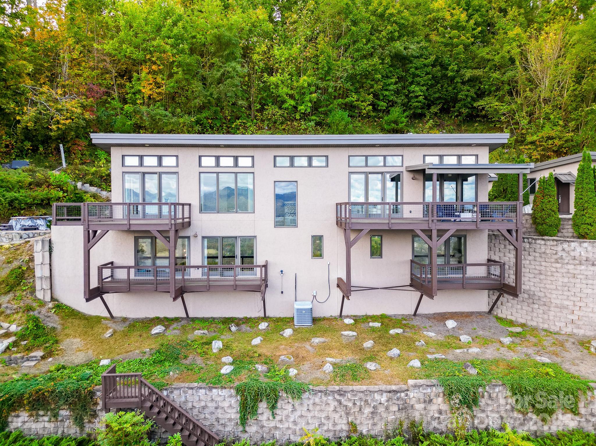 128 Leisure Mountain Road