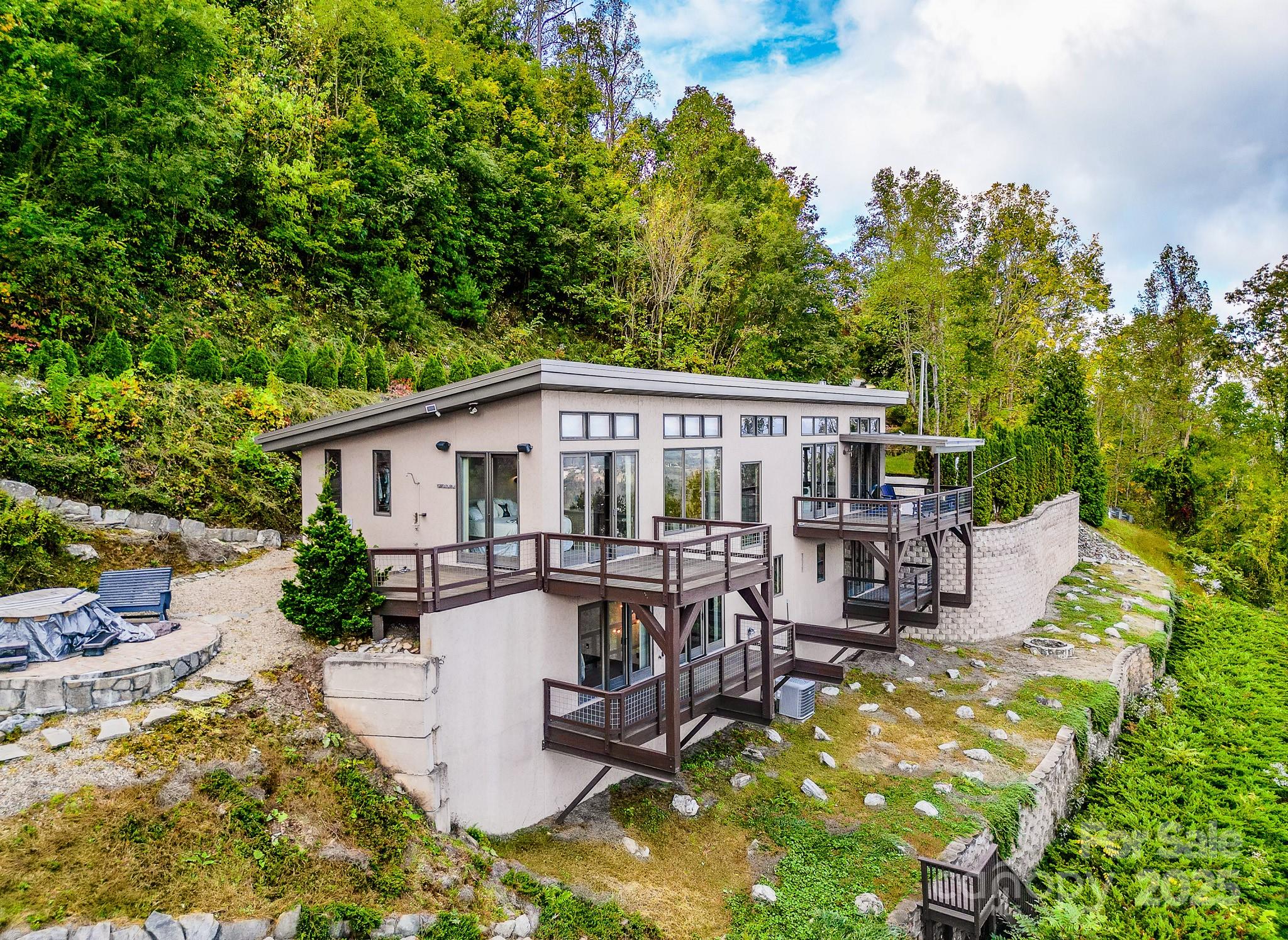128 Leisure Mountain Road