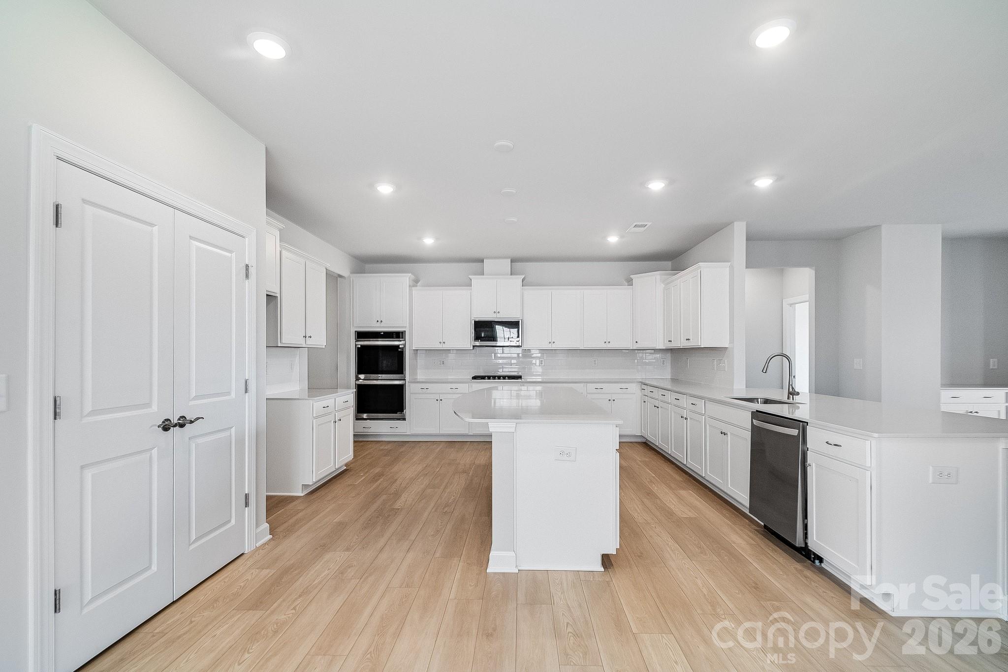 Roselyn - Residential