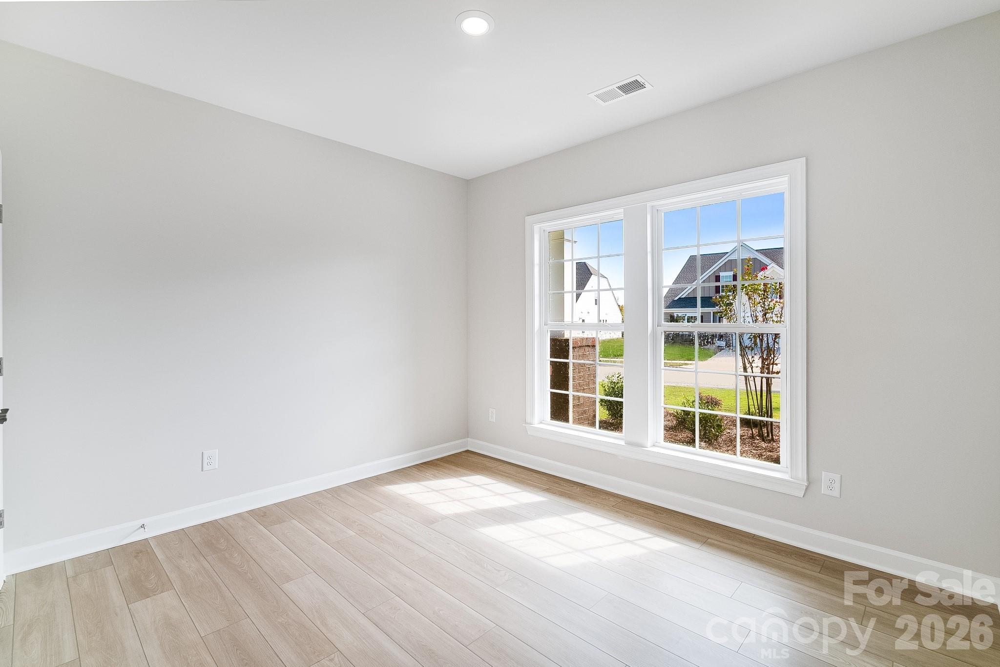 Roselyn - Residential