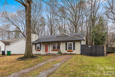 708 Pennwood Lane Charlotte NC 28215