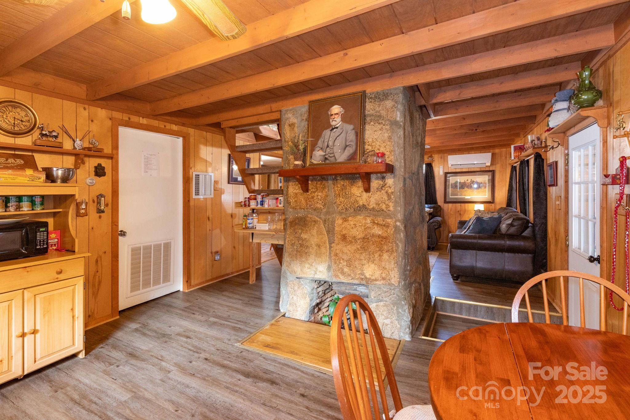 Shoot Out Mountain - Residential