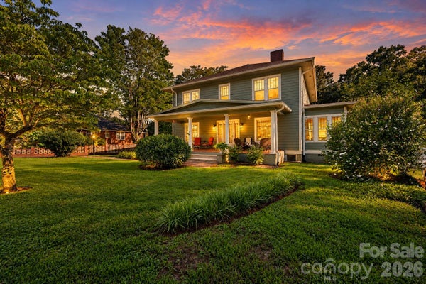 313 E MAIN ST, MORGANTON, NC 28655 - Image f8e64d13e8a2ed8b2652c443d154d27f/921031536