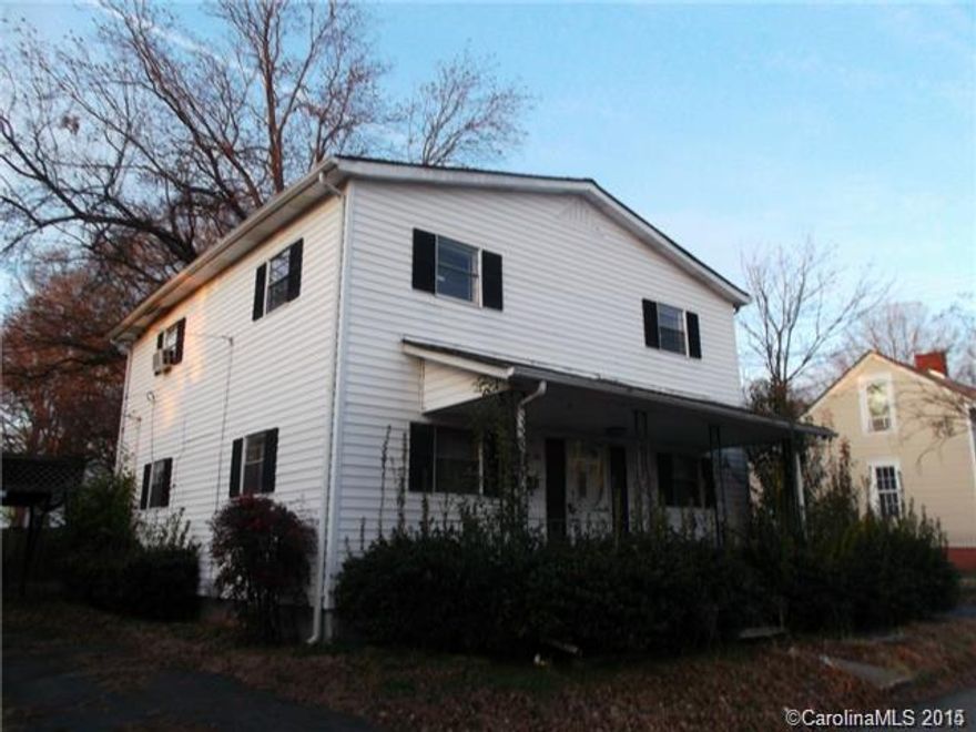Large home with 5 bedrooms, perfect for large family! Freat location close to downtown Concord. Lease to own Option available.