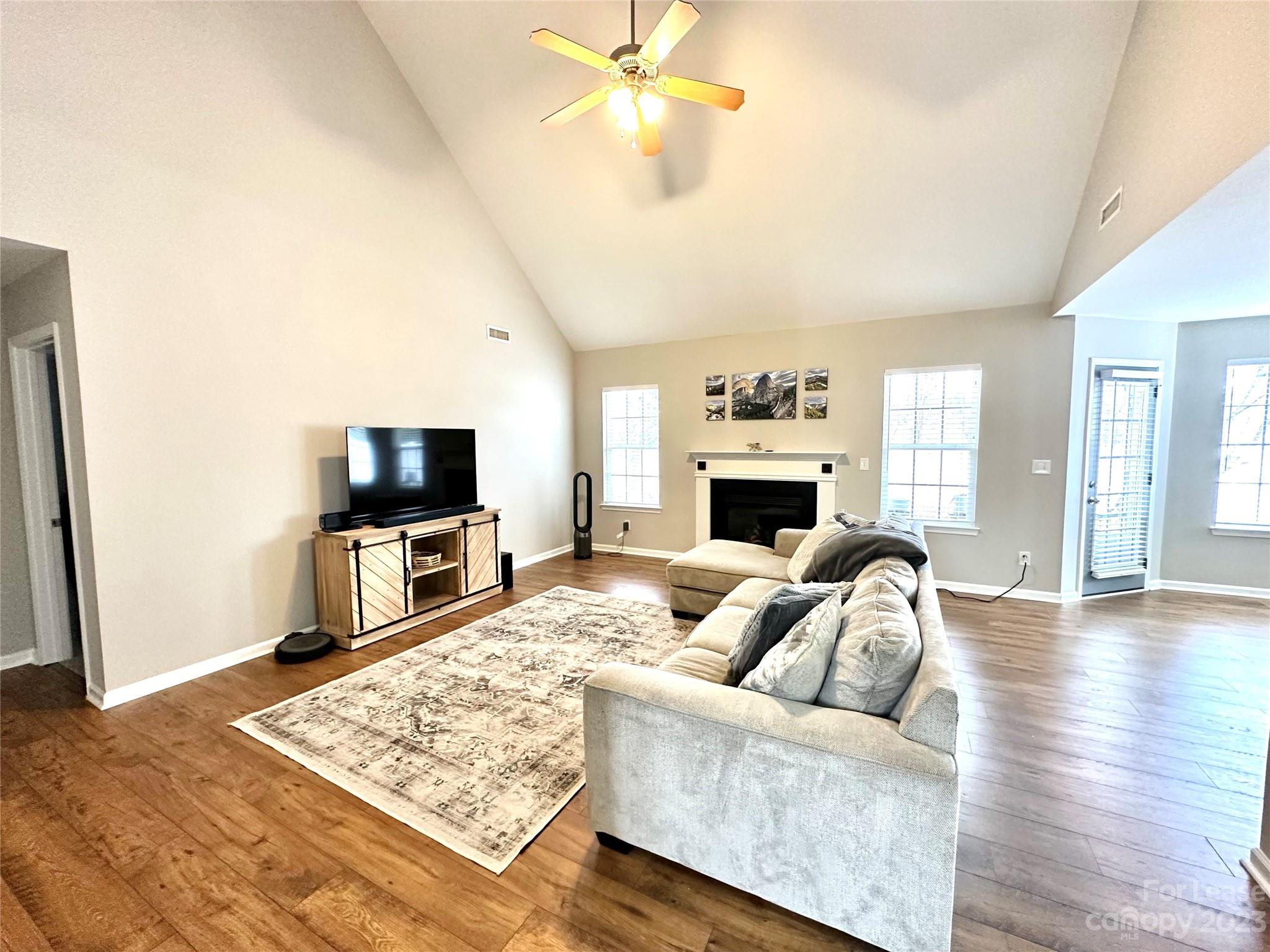 Sandy Pointe - Residential Lease