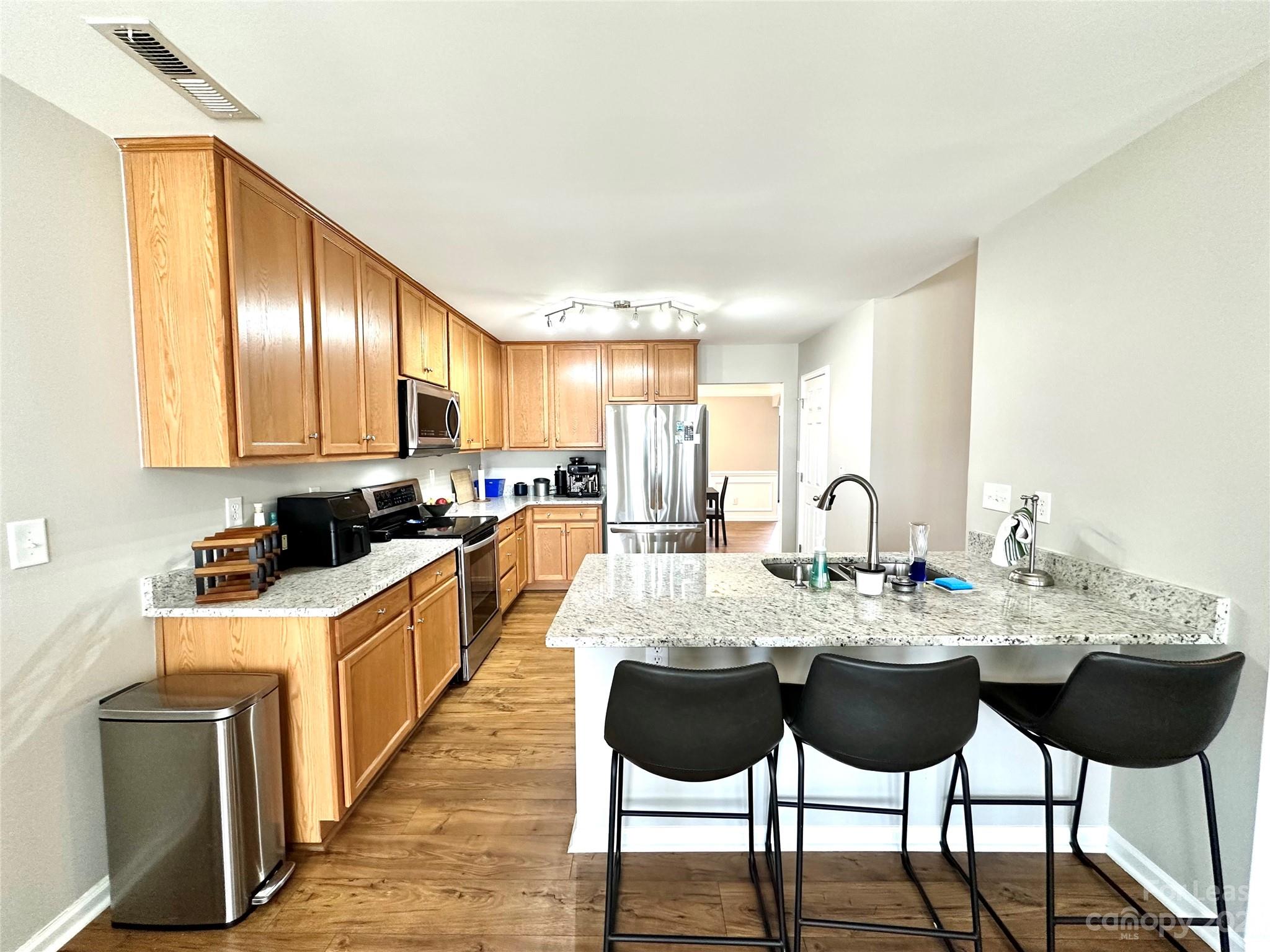 Sandy Pointe - Residential Lease