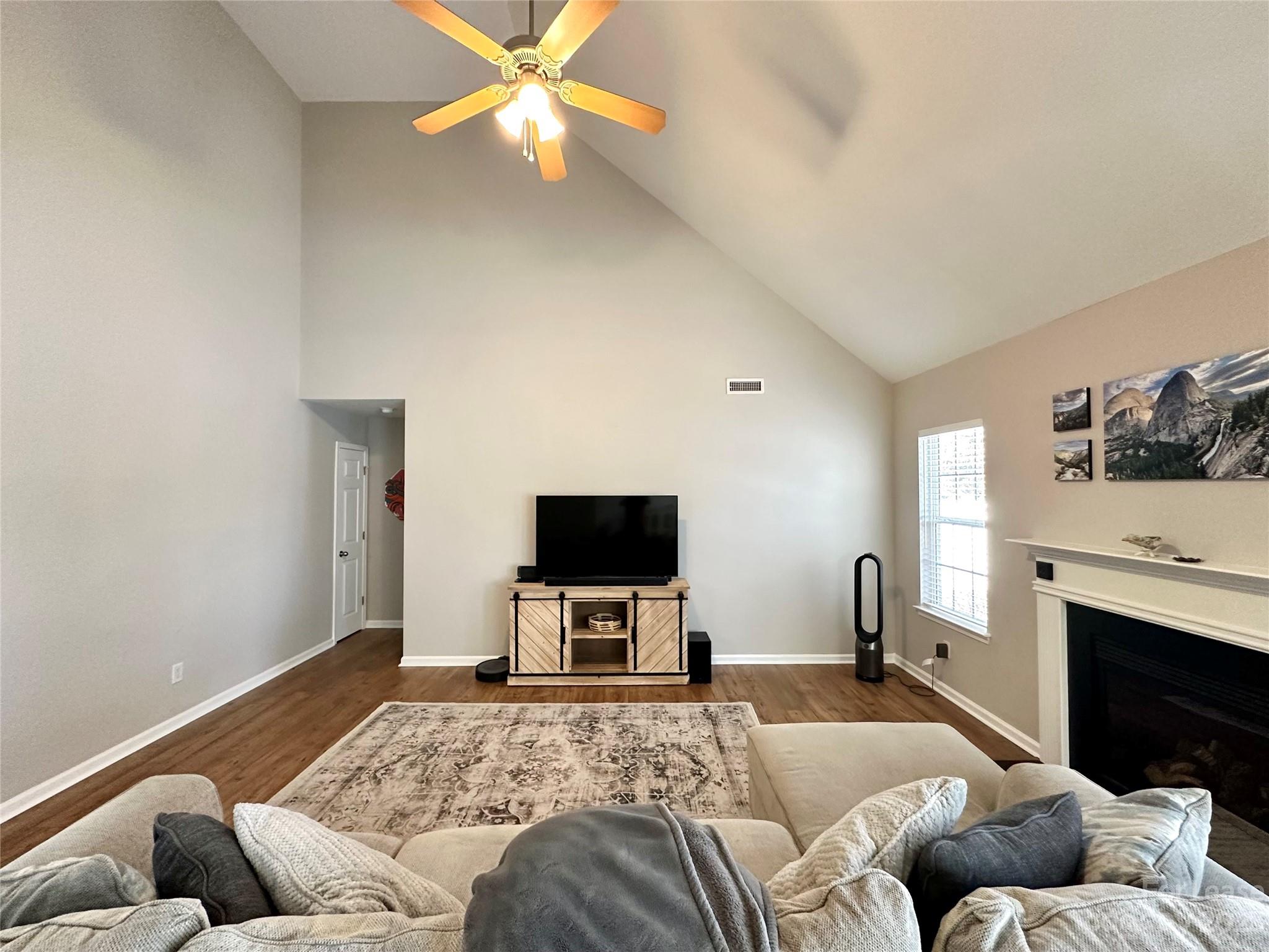 Sandy Pointe - Residential Lease