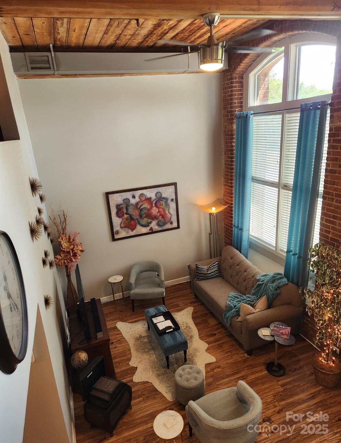 201 Hoskins Road 115