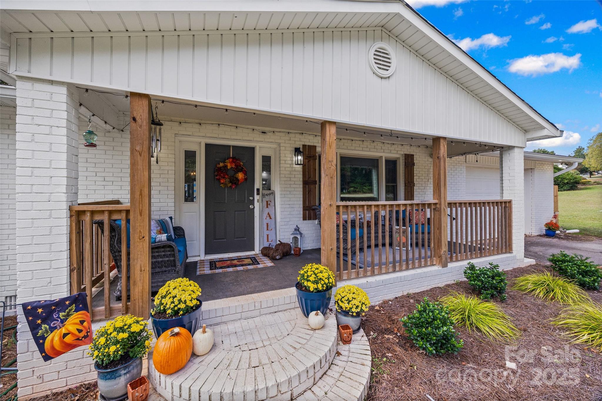 464 Hidden Lake Drive