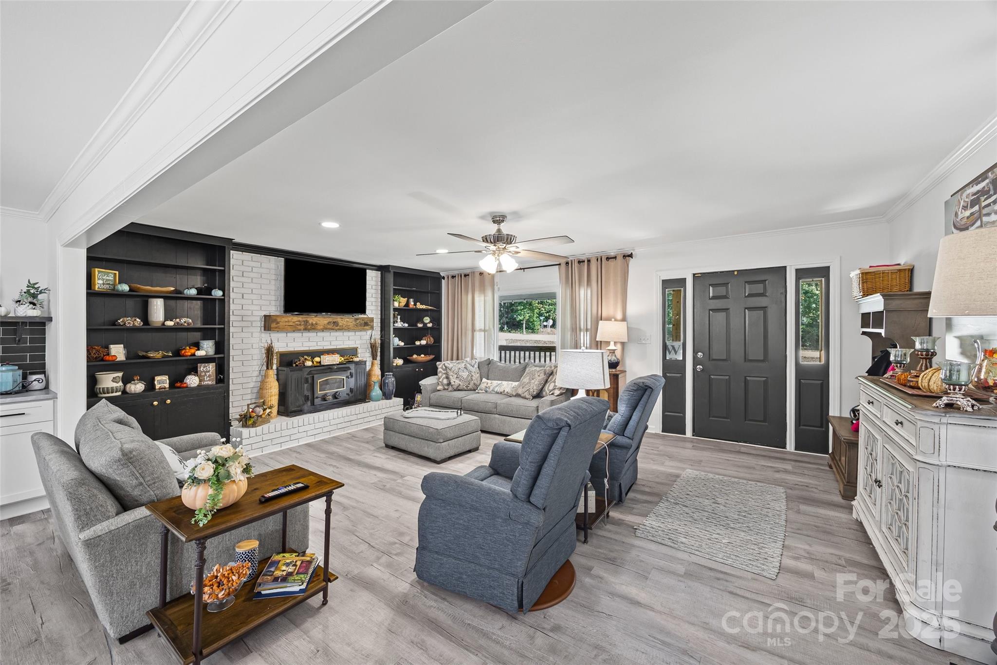 464 Hidden Lake Drive