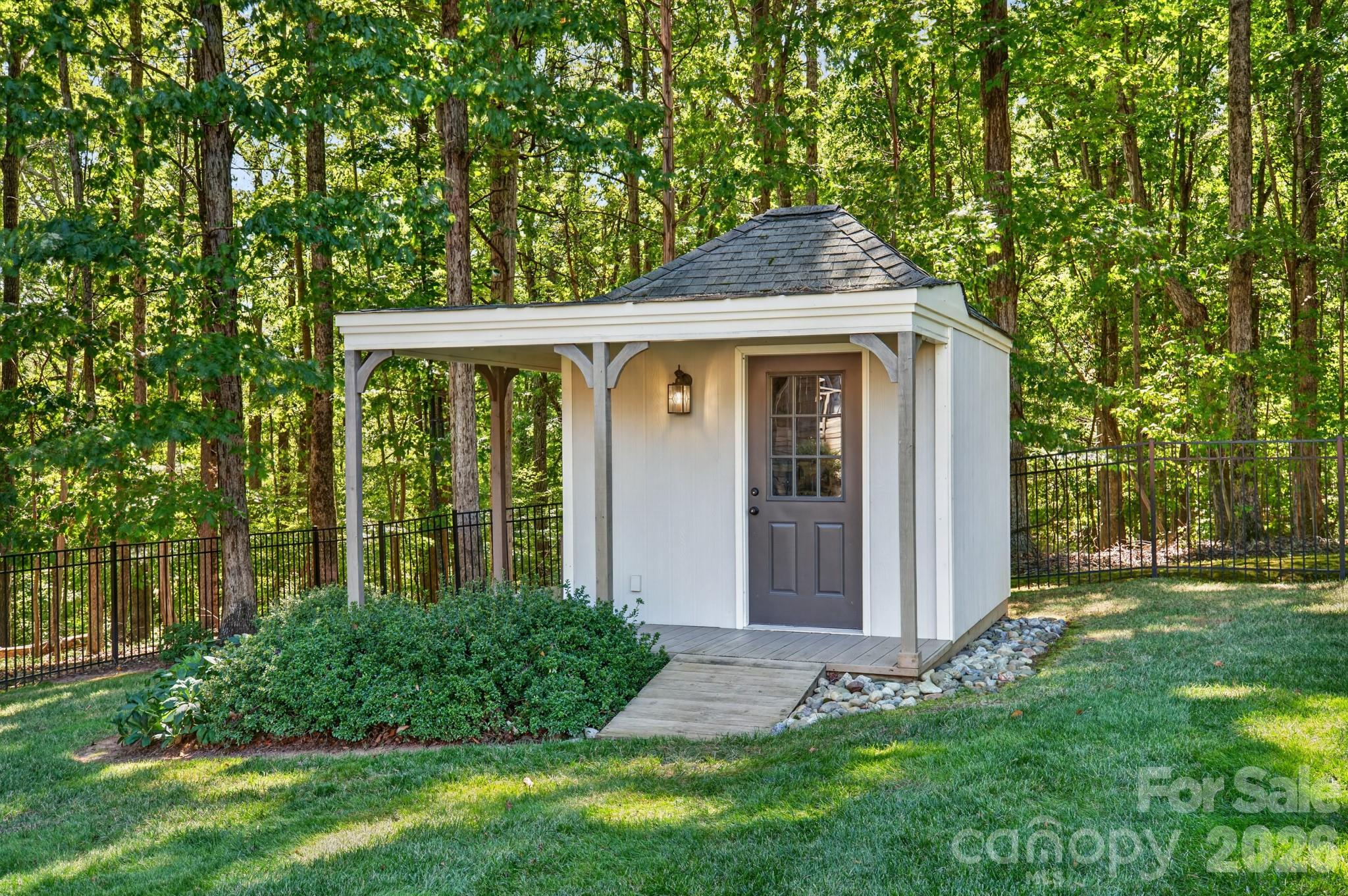 734 Stratford Woods Road